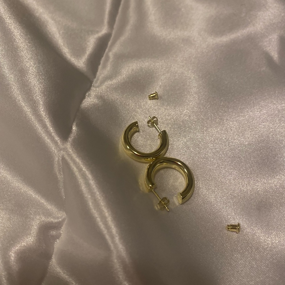(BUY ONE GET ONE FREE)14K Gold Round Hoop Earrings Lightweight And Trendy 25MM
